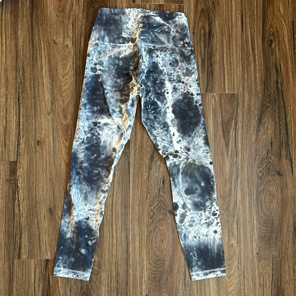 Lululemon Wunder Under tye-dye - Picture 4 of 4